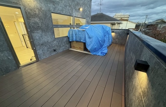 住まいを変える。暮らしを愉しむウッドデッキの使用法｜大阪府大阪市のリフォームならReee